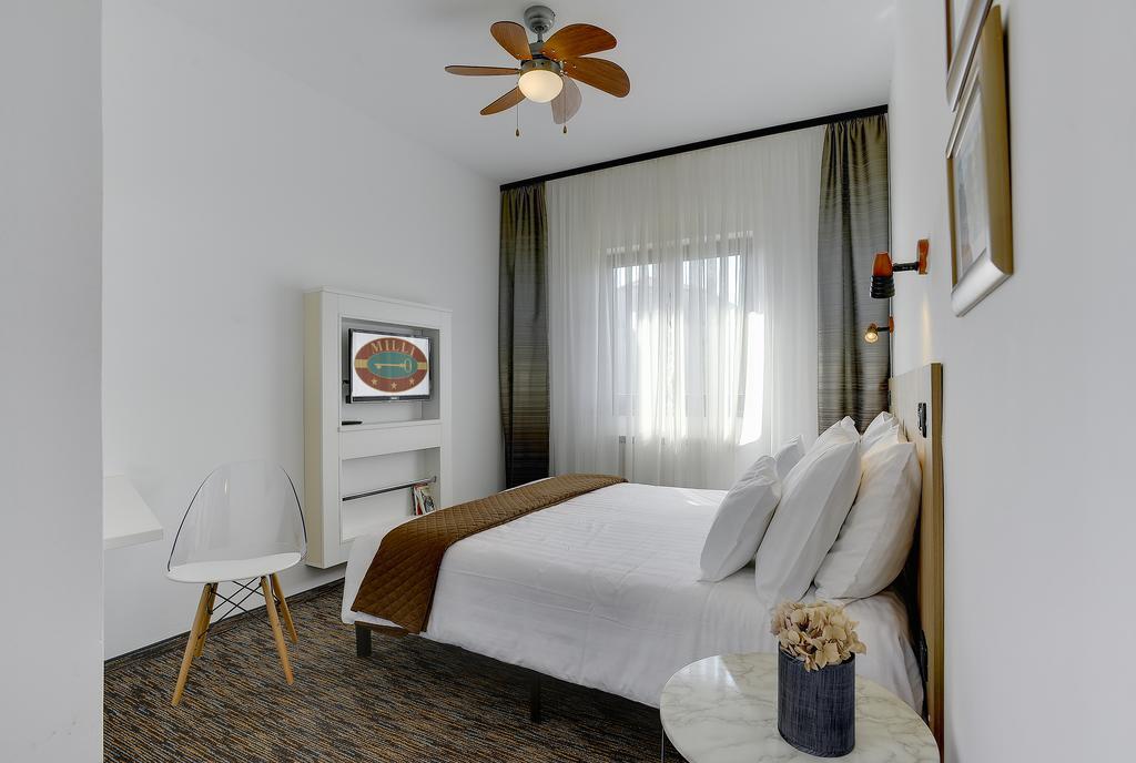 Villa Milli B&B ロヴィニ エクステリア 写真